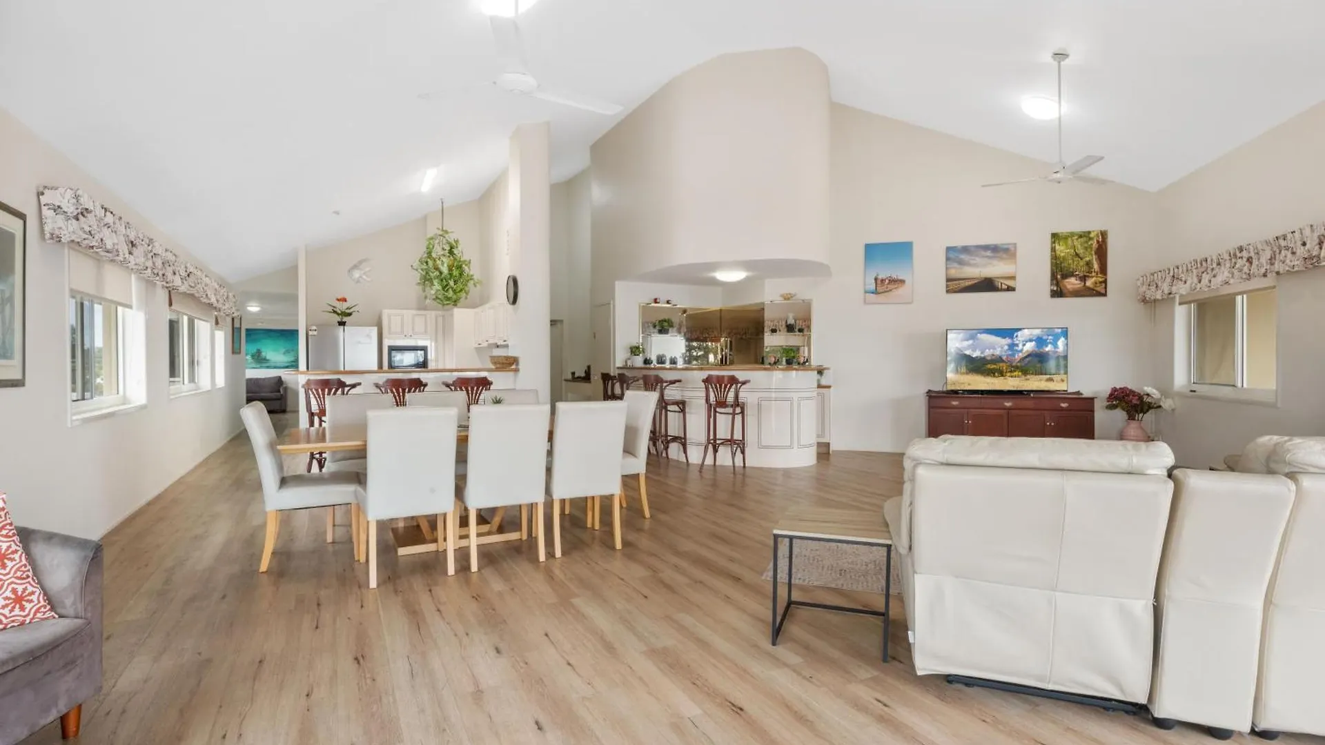 ****  Aparthotel Charlton On The Esplanade Hervey Bay Austrálie